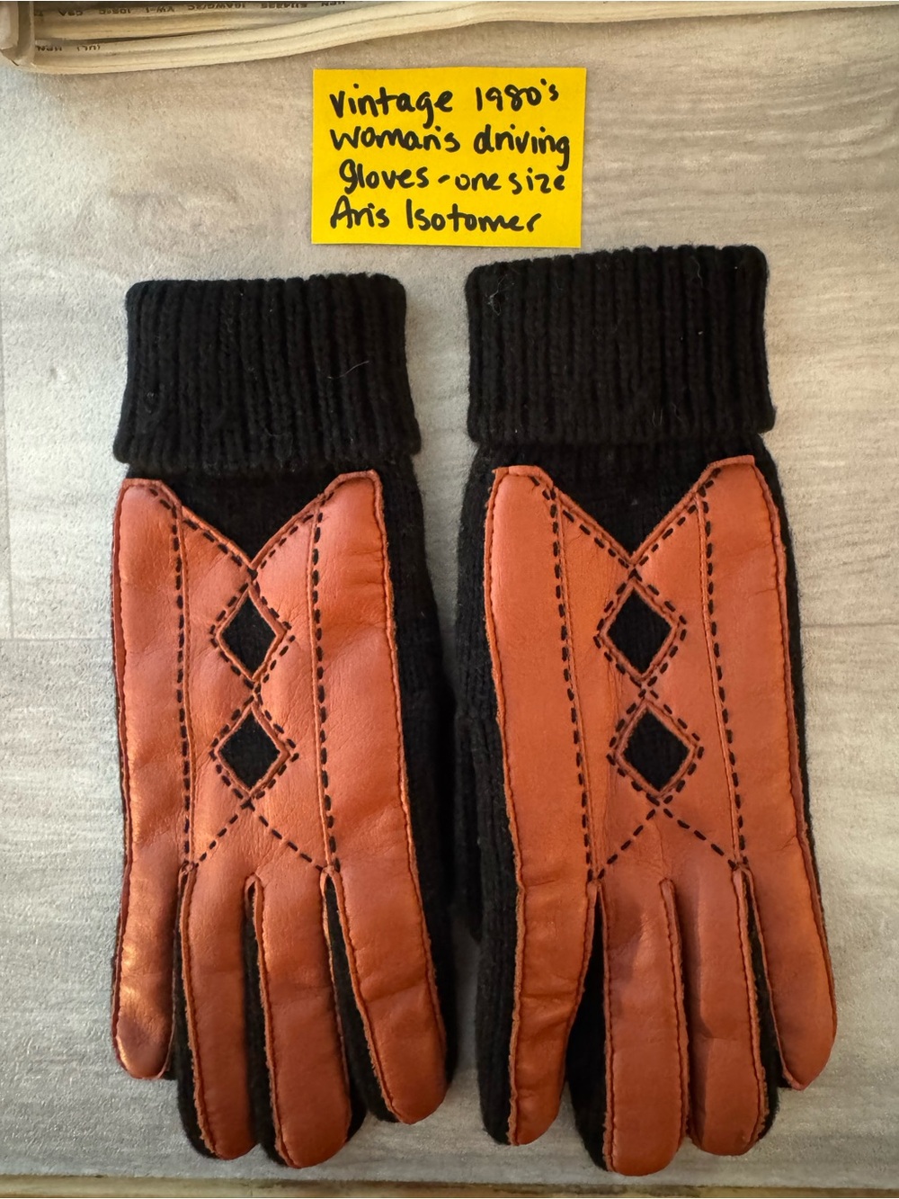 Vintage 1980’s Aris Isotomer Women’s Black and Brown Leather Driving Gloves